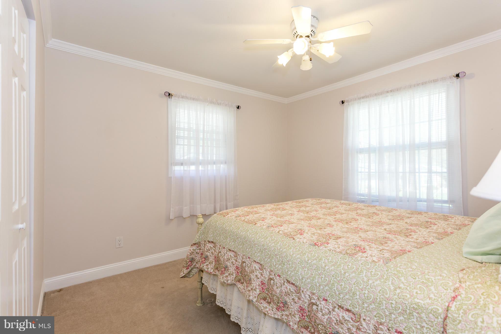 7709 Heming Place Springfield, VA 22151 - Photo 21 of 30 Large and light filled