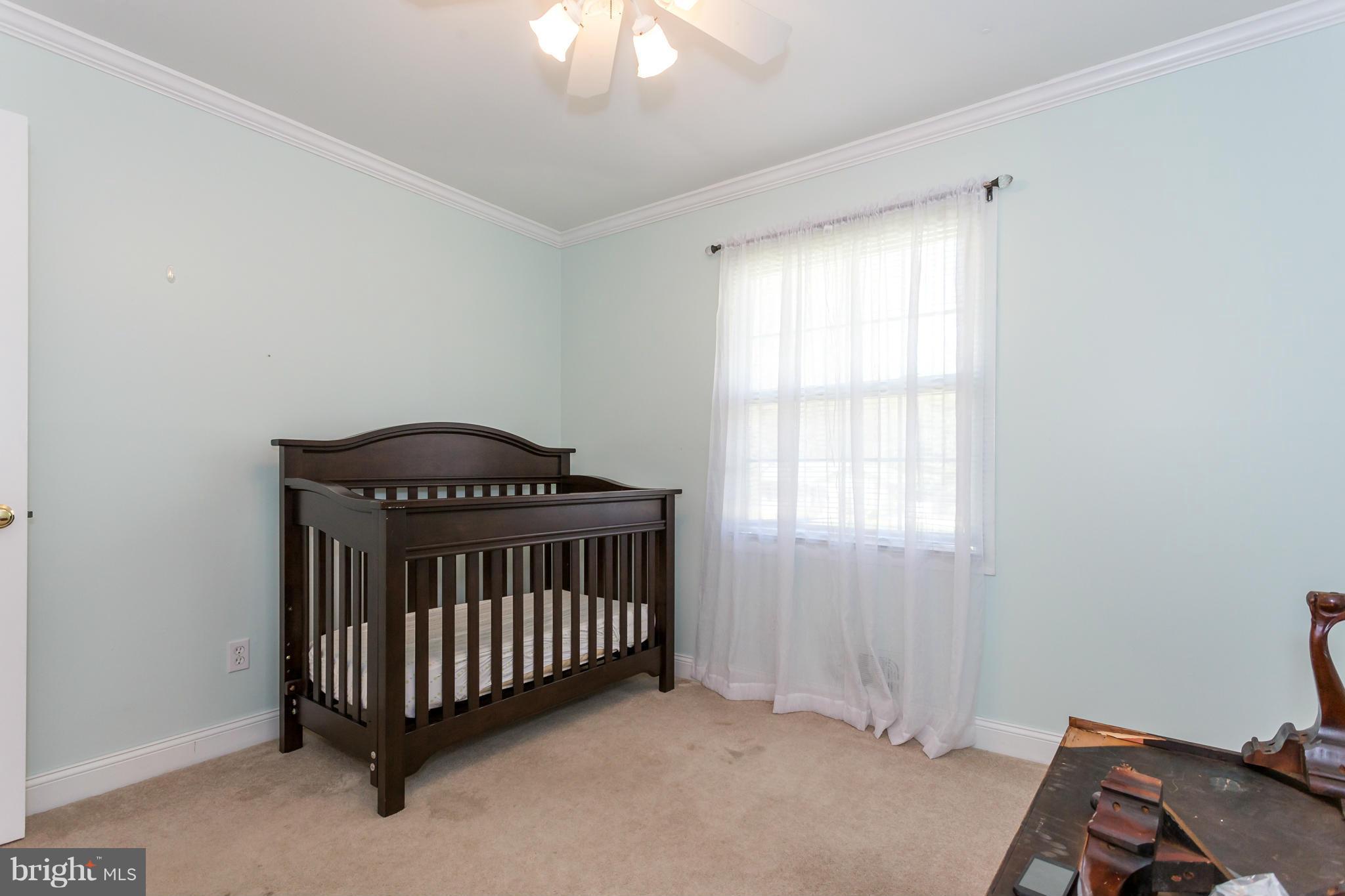 7709 Heming Place Springfield, VA 22151 - Photo 22 of 30 Large and light filled