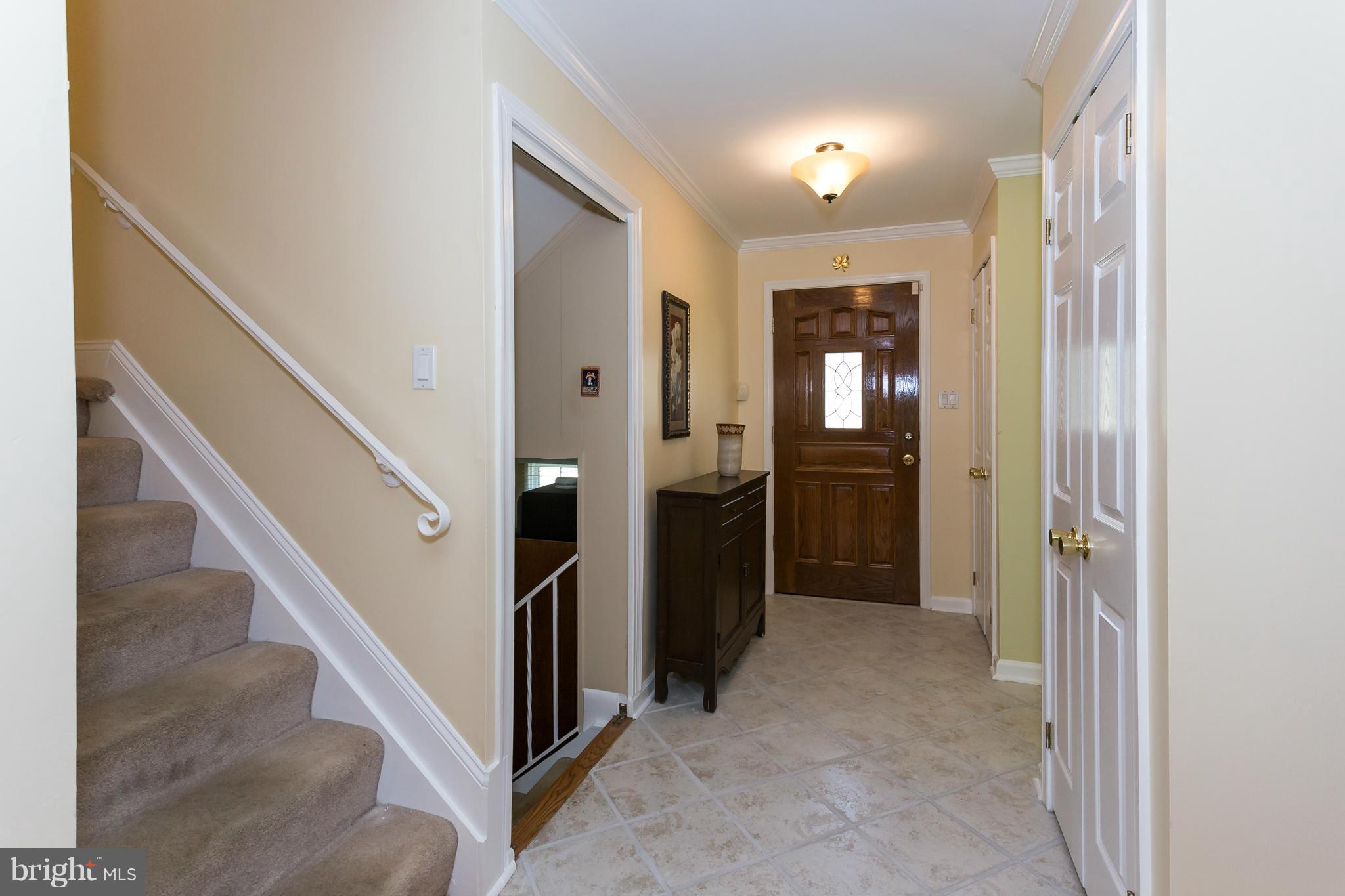 7709 Heming Place Springfield, VA 22151 - Photo 6 of 30 Foyer