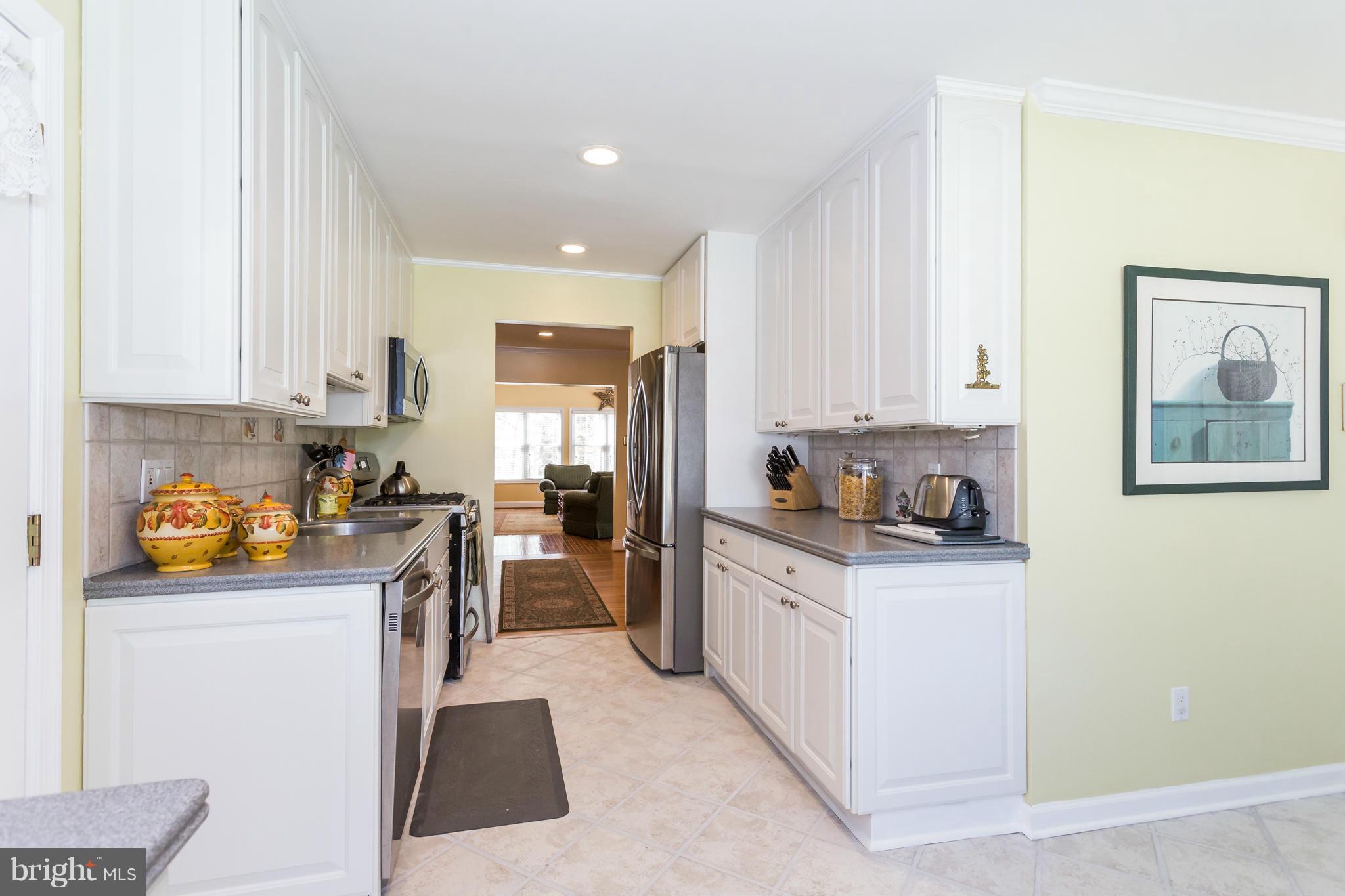 7709 Heming Place Springfield, VA 22151 - Photo 8 of 30 Opens to dining room