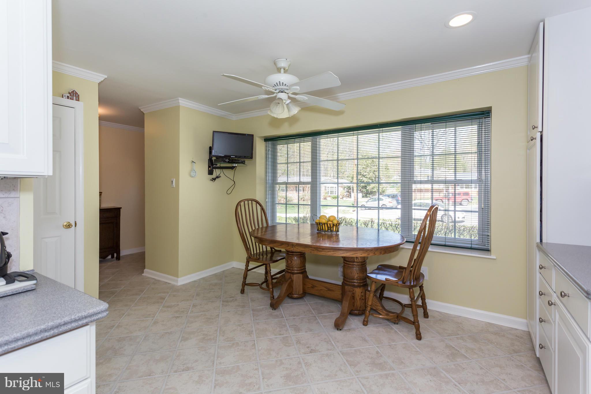 7709 Heming Place Springfield, VA 22151 - Photo 9 of 30 Large breakfast / eat-in space from kitchen