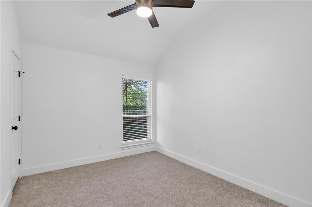6021 Hartman Road Forest Hill, TX 76119 - Photo 20 of 27 an empty room with a window
