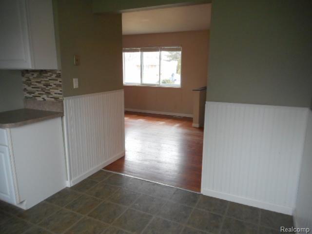 31317 Hayes Road Warren, MI 48088 - Photo 15 of 35 DSCN4862.jpg