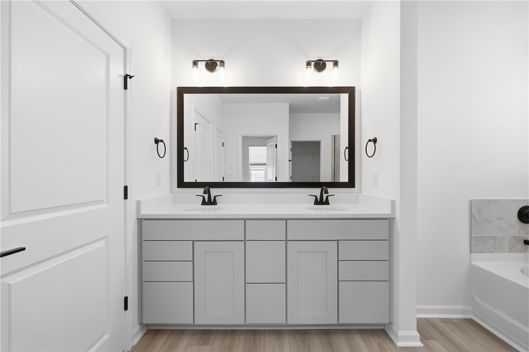 218 Bellflower Lane Anderson, SC 29625 - Photo 14 of 37 Primary Bathroom