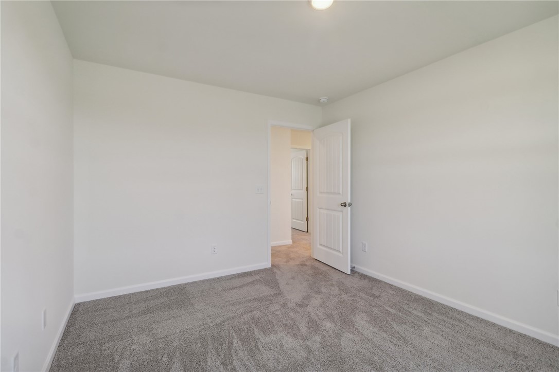 206 Bellflower Lane Pendleton, SC 29670 - Photo 16 of 27 Bright and airy, this room provides a blank canvas for personalization.