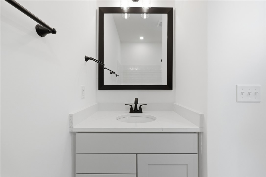 218 Bellflower Lane Anderson, SC 29625 - Photo 22 of 37 Bathroom 2