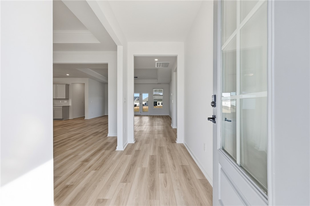 218 Bellflower Lane Anderson, SC 29625 - Photo 4 of 37 Entryway