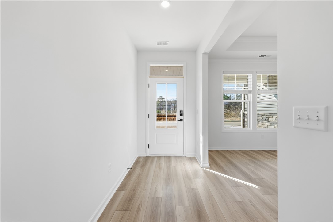 218 Bellflower Lane Anderson, SC 29625 - Photo 7 of 37 Entryway