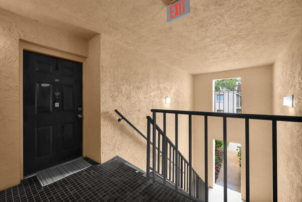 150 Pineview Road, Unit J6 Jupiter, FL 33469 - Photo 2 of 27 a view of entryway