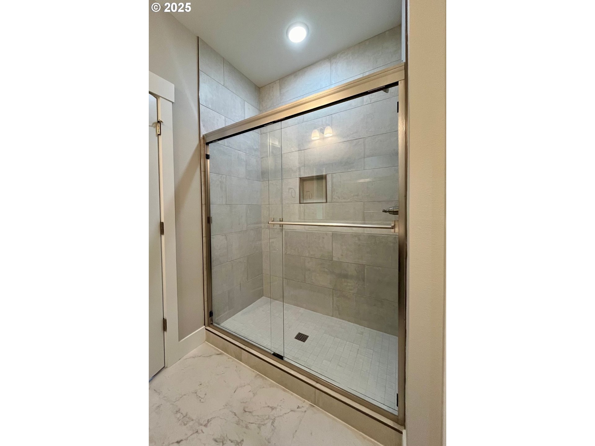 781 Riley Drive Northeast Silverton, OR 97381 - Photo 8 of 27