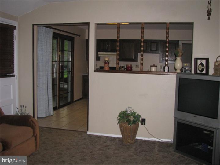 243 Johnson Road Turnersville, NJ 08012 - Photo 10 of 22 Family Room