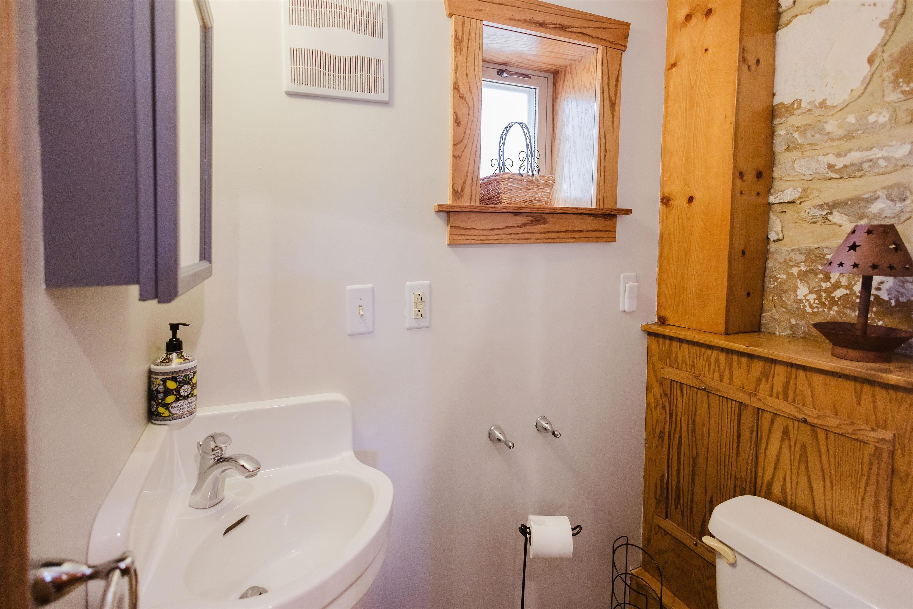 108 4th Street Mineral Point, WI 53565 - Photo 16 of 37