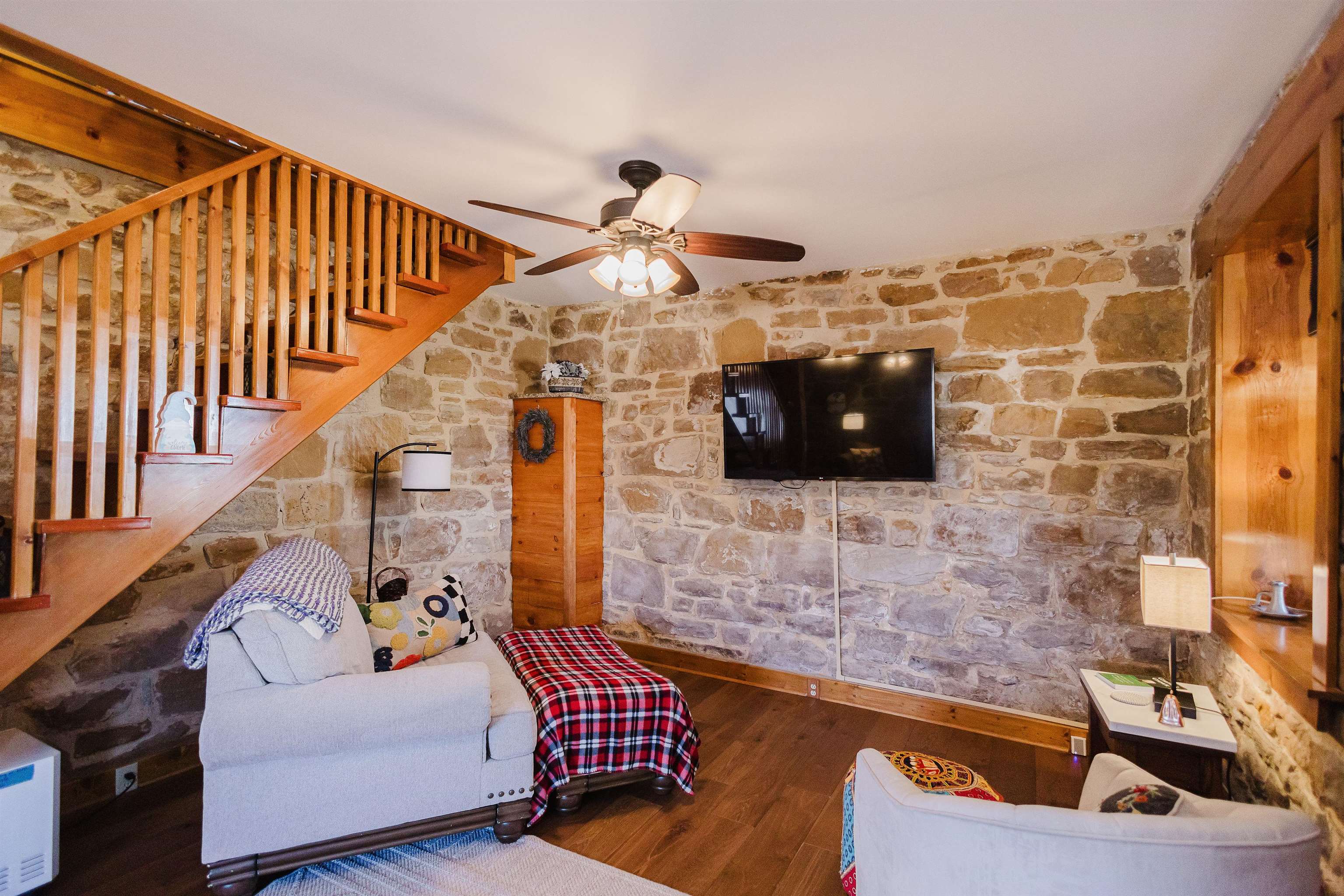 108 4th Street Mineral Point, WI 53565 - Photo 6 of 37