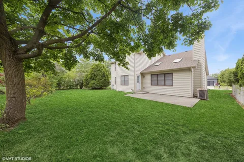 $559,000 | 201 Rosewood Court, Westmont, IL 60559