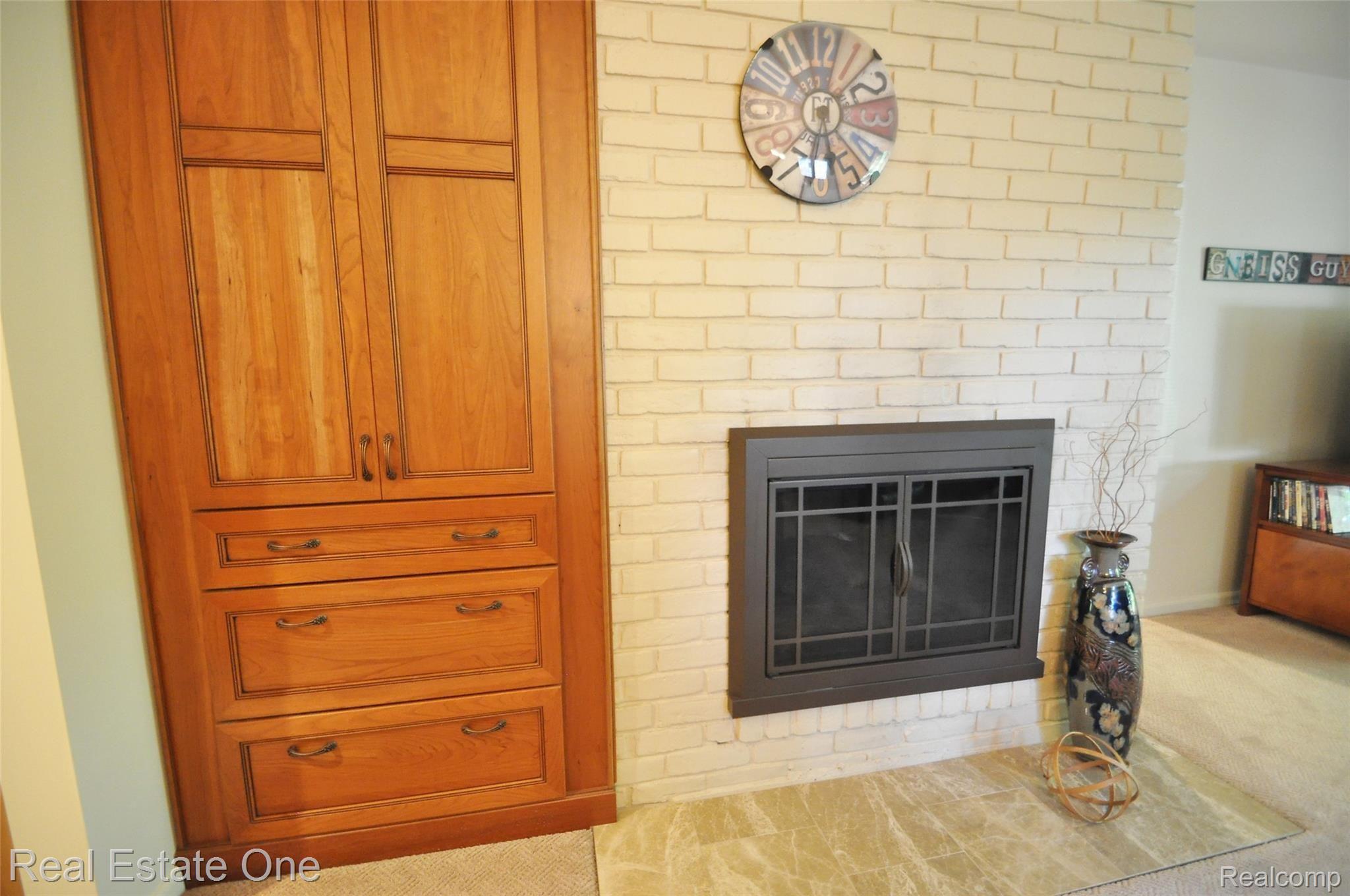 807 Ironstone Drive Rochester, MI 48309 - Photo 15 of 38 16.JPG