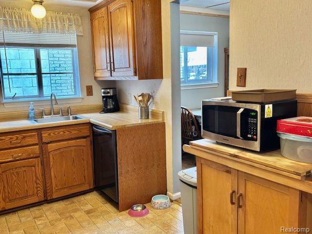 17157 Fort Street Riverview, MI 48193 - Photo 6 of 17