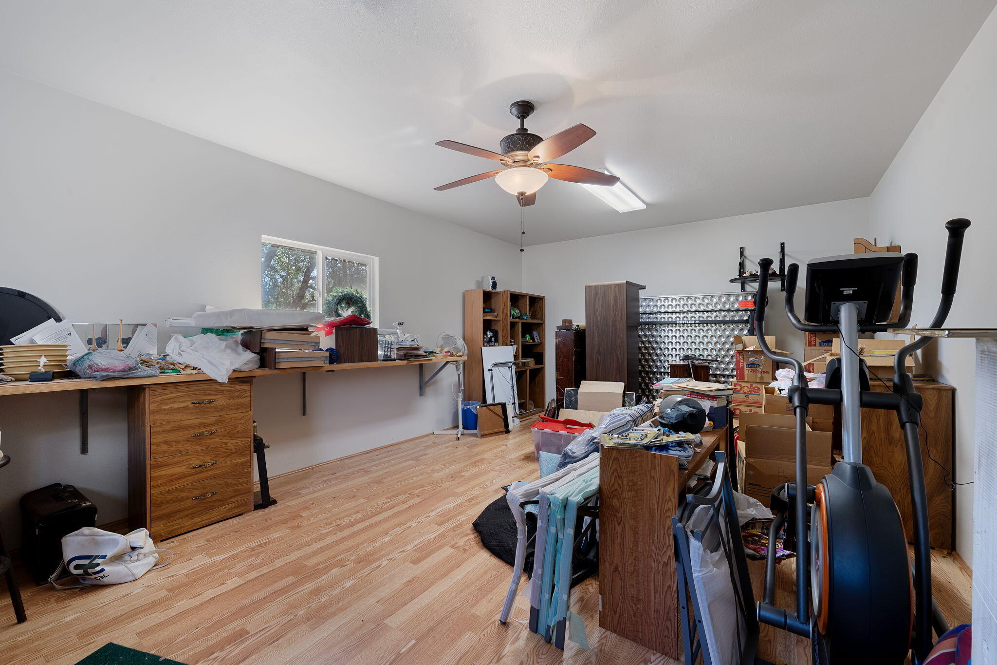 16640 Power Line Road Redding, CA 96001 - Photo 27 of 34 Shop/Hobby Room