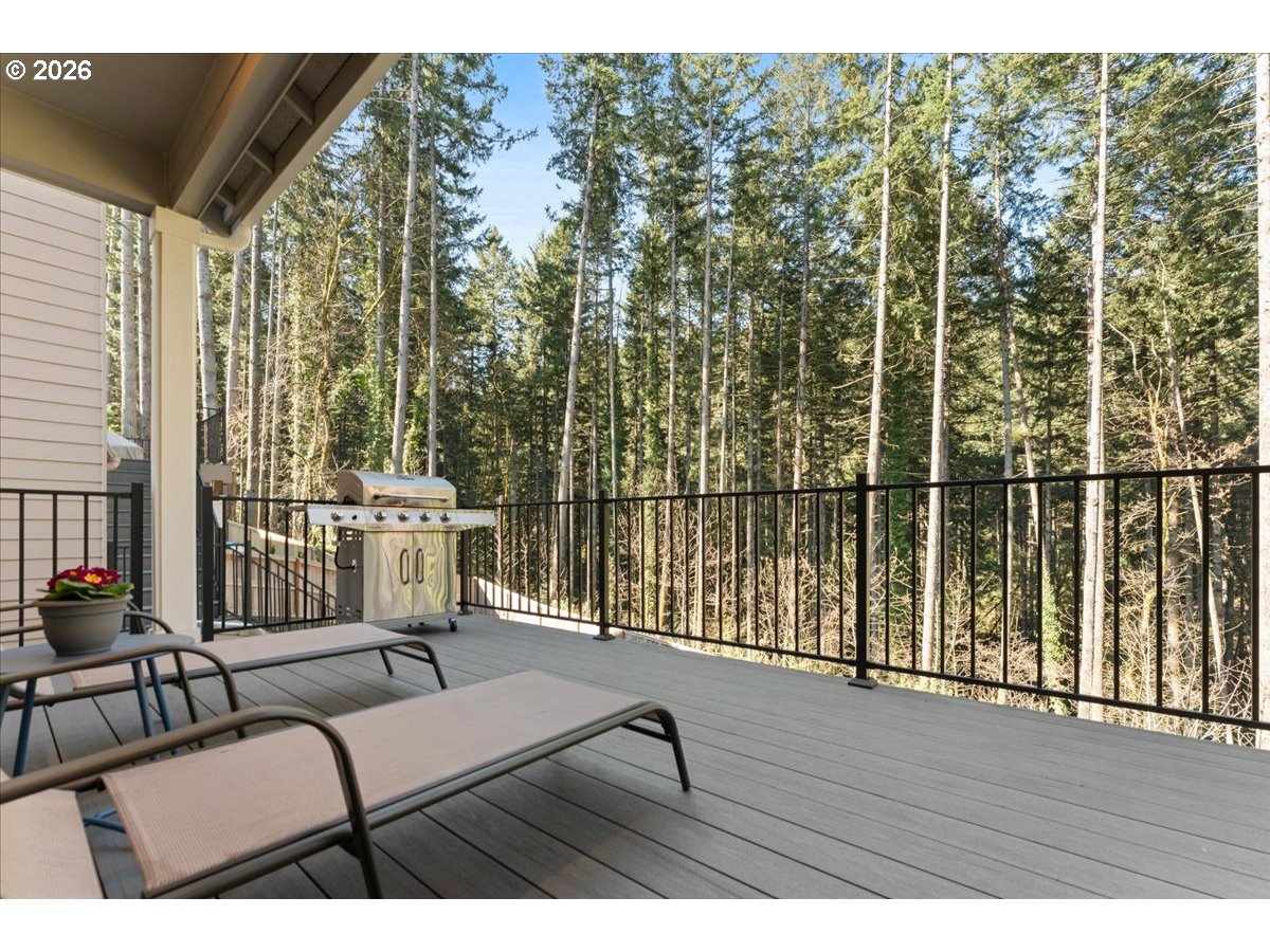 8485 Southwest 176th Avenue Beaverton, OR 97007 - Photo 27 of 40 Deck