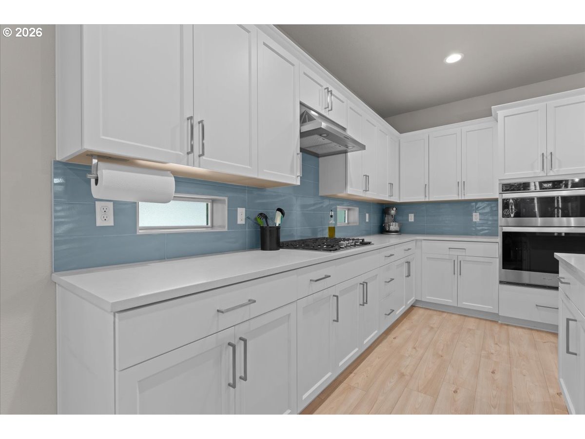 8485 Southwest 176th Avenue Beaverton, OR 97007 - Photo 6 of 40 Kitchen