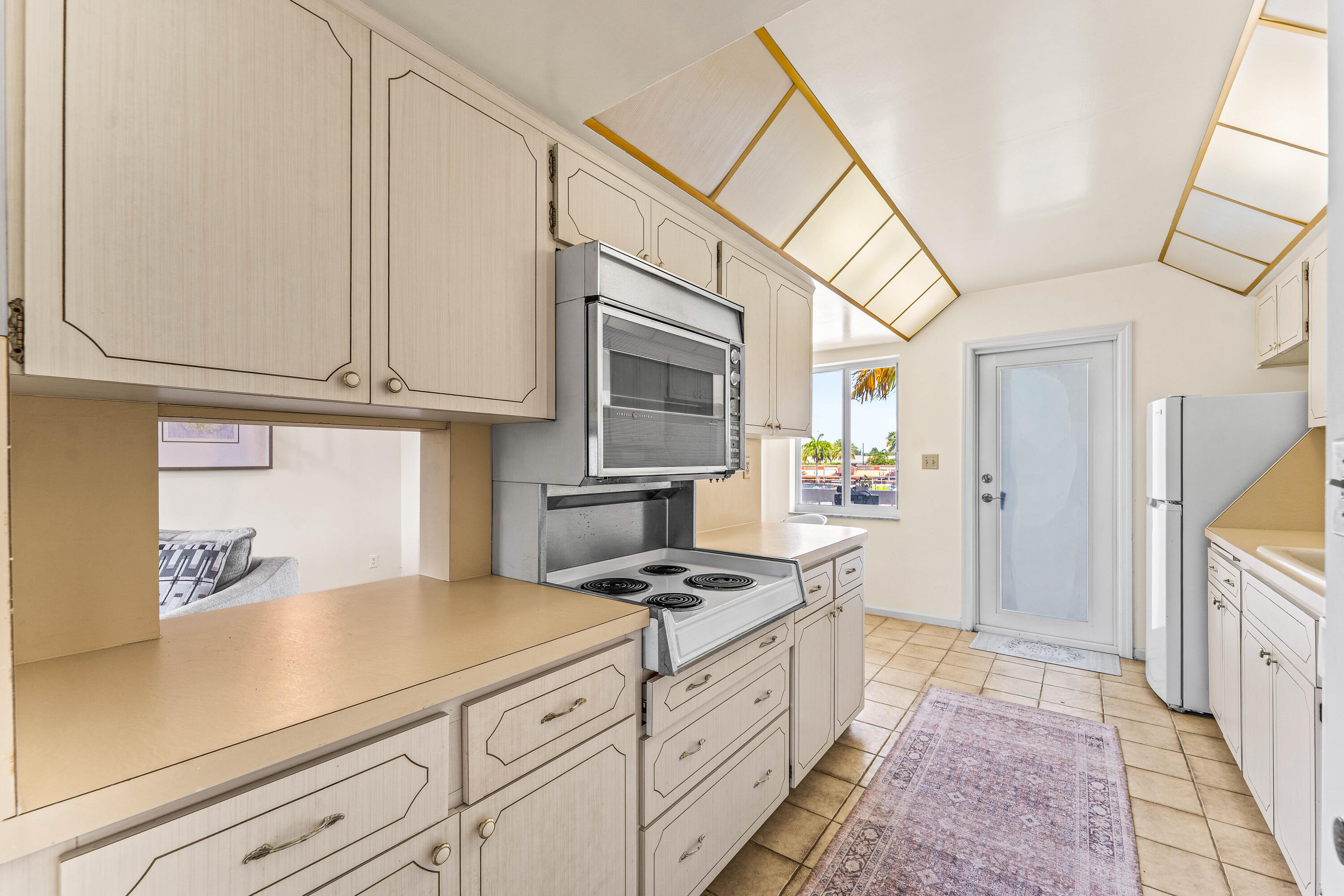 300 East Royal Palm Road, Unit 340 Boca Raton, FL 33432 - Photo 7 of 26 008-300EastRoyalPalmRoad-BocaRaton-FL-33