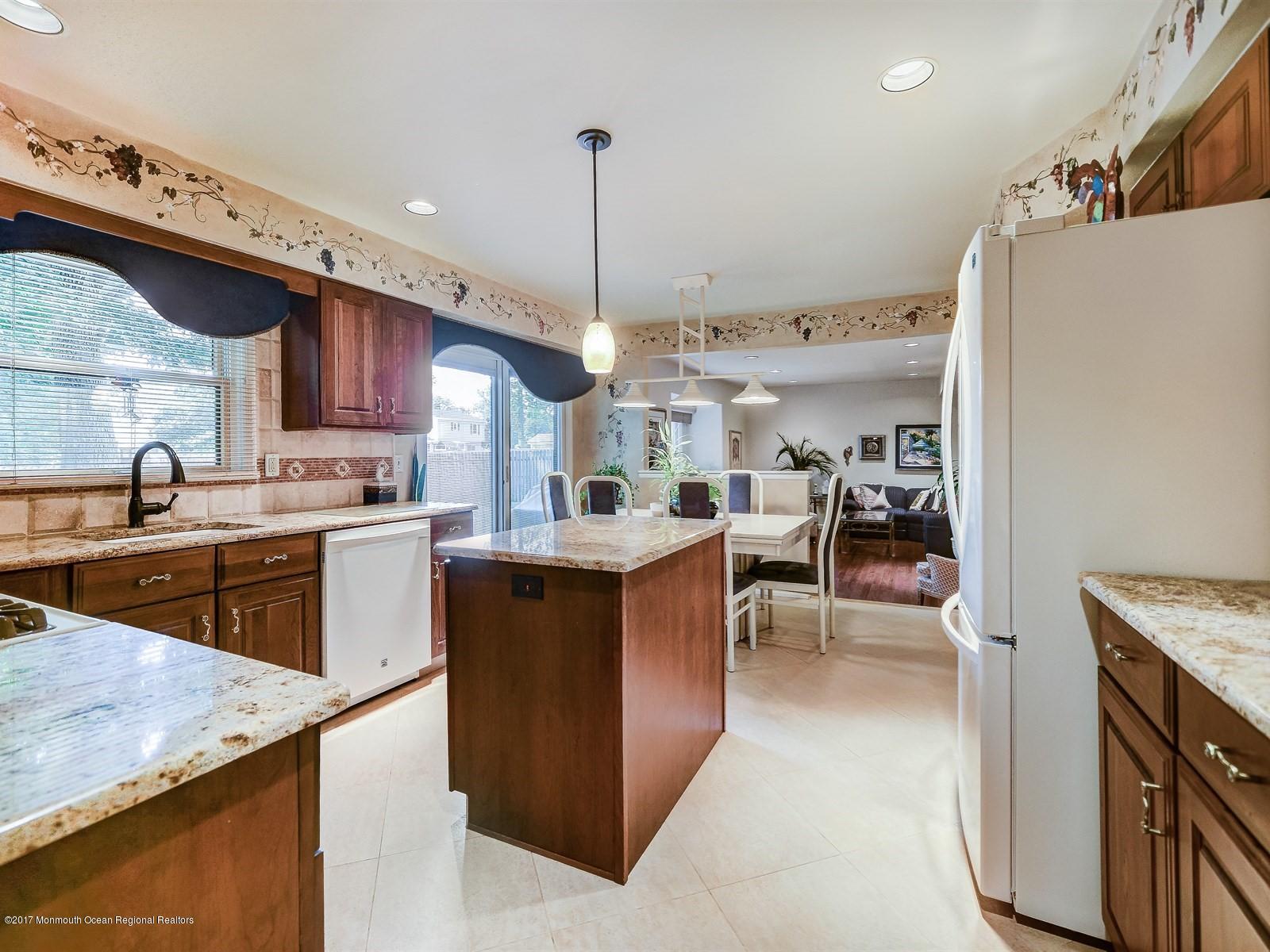21 Regal Road Manalapan, NJ 07726 - Photo 8 of 31 005_Kitchen