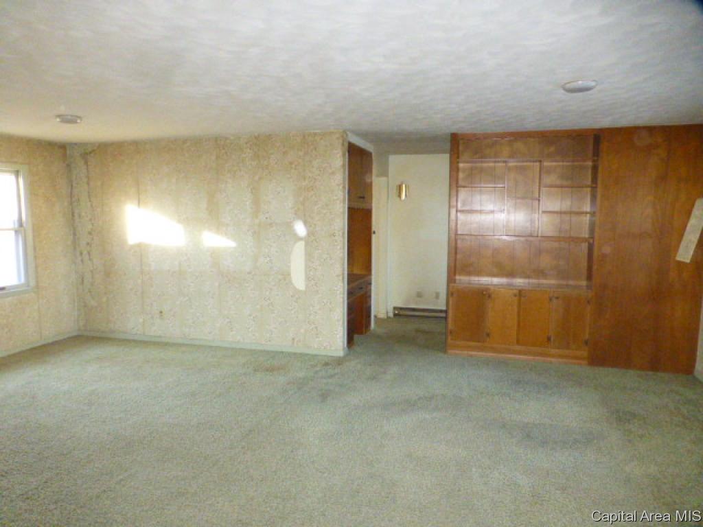 3431 Heritage Road Decatur, IL 62521 - Photo 3 of 19