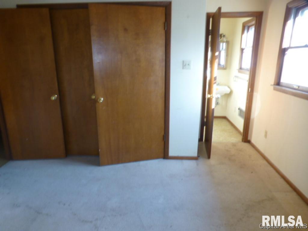 3431 Heritage Road Decatur, IL 62521 - Photo 8 of 19
