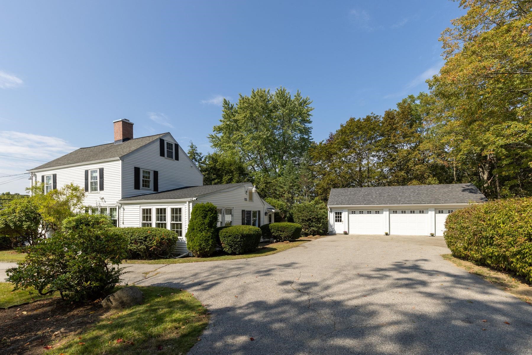 39 Exeter Road Hampton, NH 03842 - Photo 3 of 26