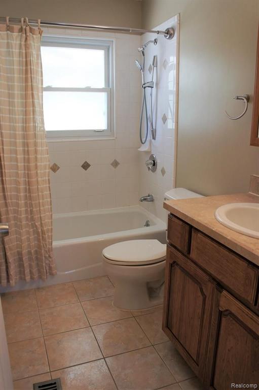 3174 Avon Manor Road Rochester Hills, MI 48307 - Photo 15 of 18