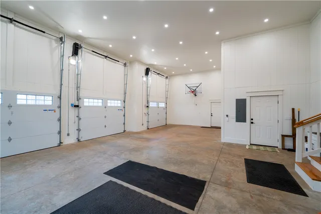 $970,000 | 1819 Cross Creek Drive, Seneca, SC 29678