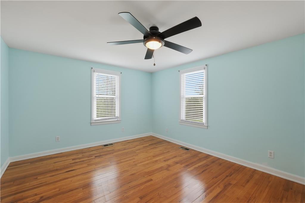 6200 Northeast Russell Rd. Kansas City, MO 64117 - Photo 16 of 33