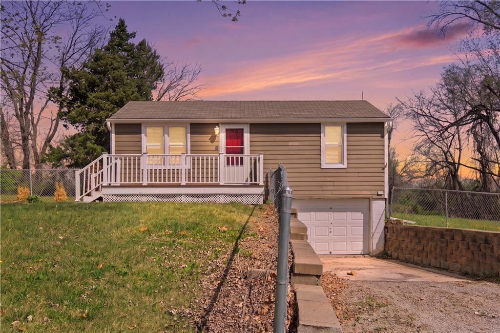 6200 Northeast Russell Rd. Kansas City, MO 64117 - Photo 2 of 33