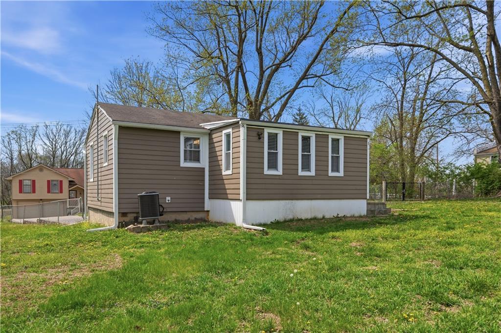 6200 Northeast Russell Rd. Kansas City, MO 64117 - Photo 25 of 33