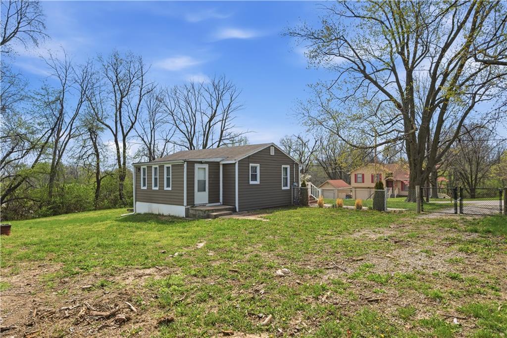 6200 Northeast Russell Rd. Kansas City, MO 64117 - Photo 26 of 33