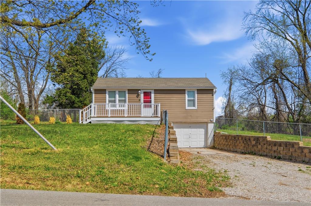 6200 Northeast Russell Rd. Kansas City, MO 64117 - Photo 4 of 33