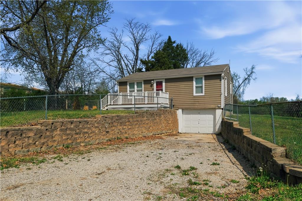 6200 Northeast Russell Rd. Kansas City, MO 64117 - Photo 5 of 33