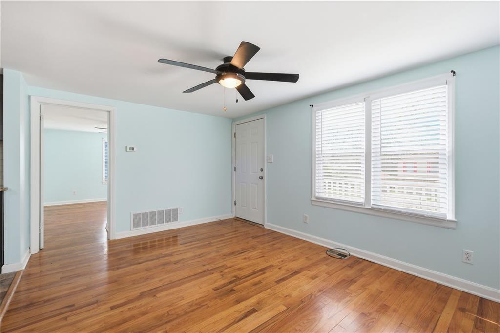 6200 Northeast Russell Rd. Kansas City, MO 64117 - Photo 8 of 33