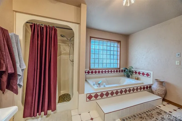 $399,900 | 25670 Open Ridge Lane, Lebanon, MO 65536