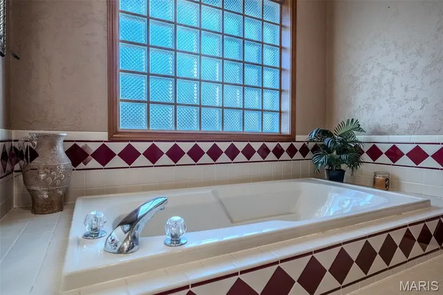 $399,900 | 25670 Open Ridge Lane, Lebanon, MO 65536