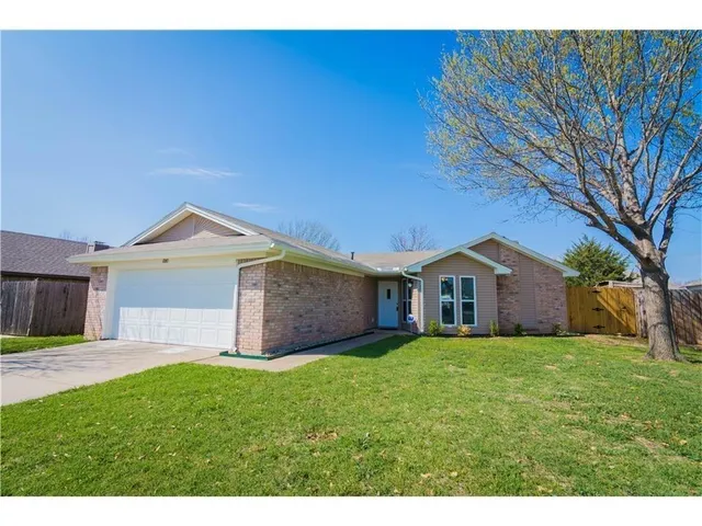 $2,000 | 1080 West Hills Terrace, Saginaw, TX 76179