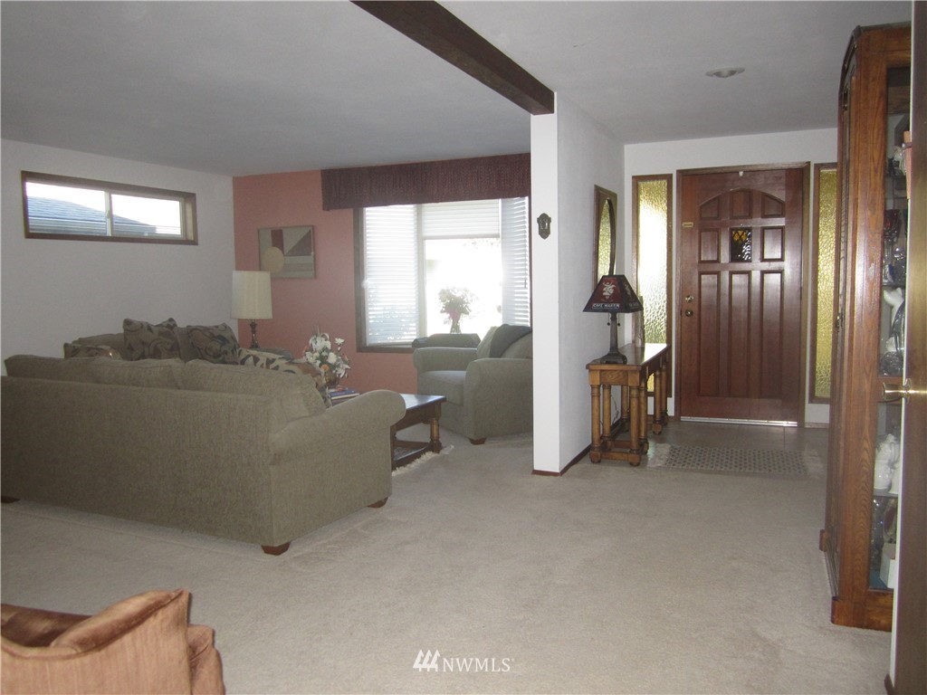 3269 Robertson Road Bellingham, WA 98226 - Photo 4 of 25 Gallery Image 4