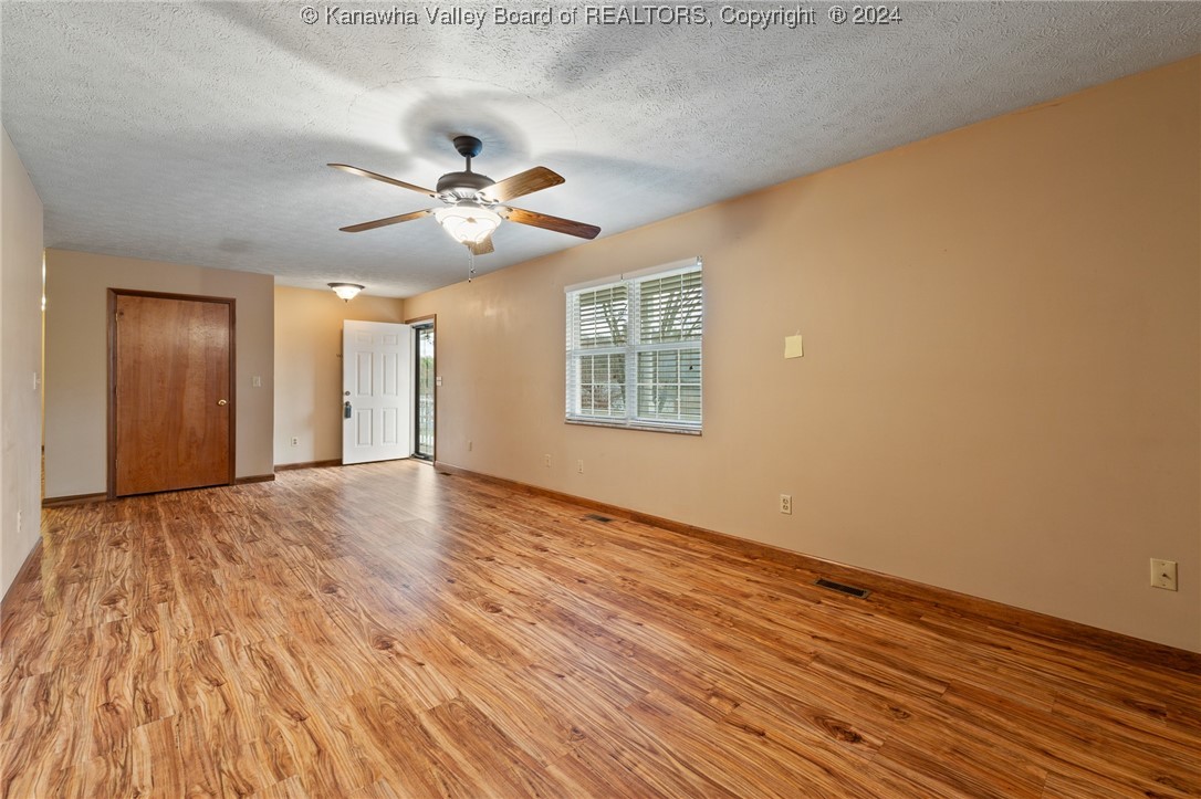 62 Kens Lake Estates Road Winfield, WV 25213 - Photo 8 of 37 Gallery Image 8