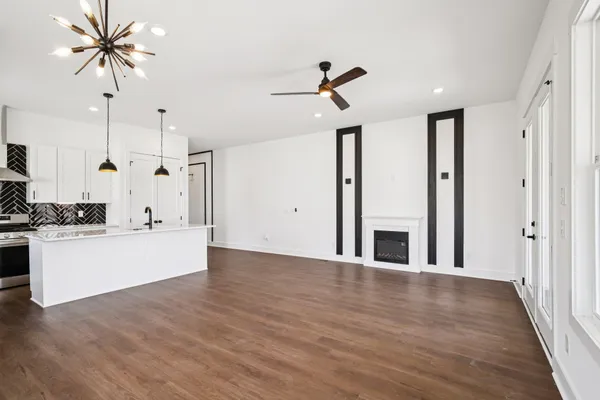 $3,500 | 2211 18th Avenue North, Nashville, TN 37208