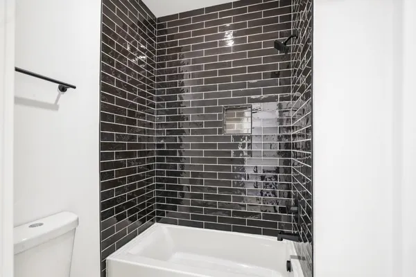 $3,500 | 2211 18th Avenue North, Nashville, TN 37208
