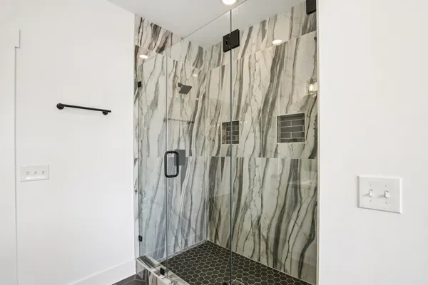 $3,500 | 2211 18th Avenue North, Nashville, TN 37208