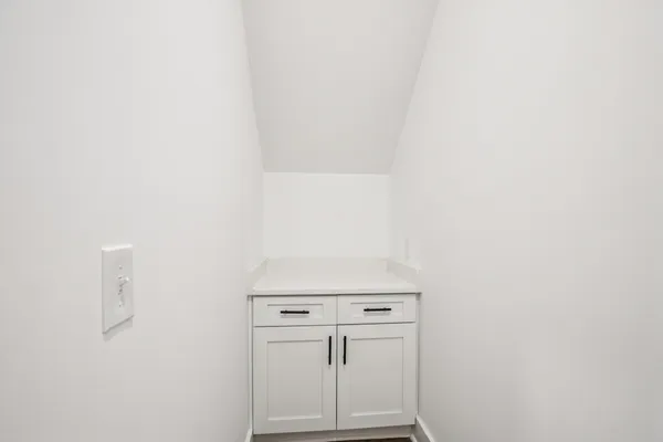 $3,500 | 2211 18th Avenue North, Nashville, TN 37208