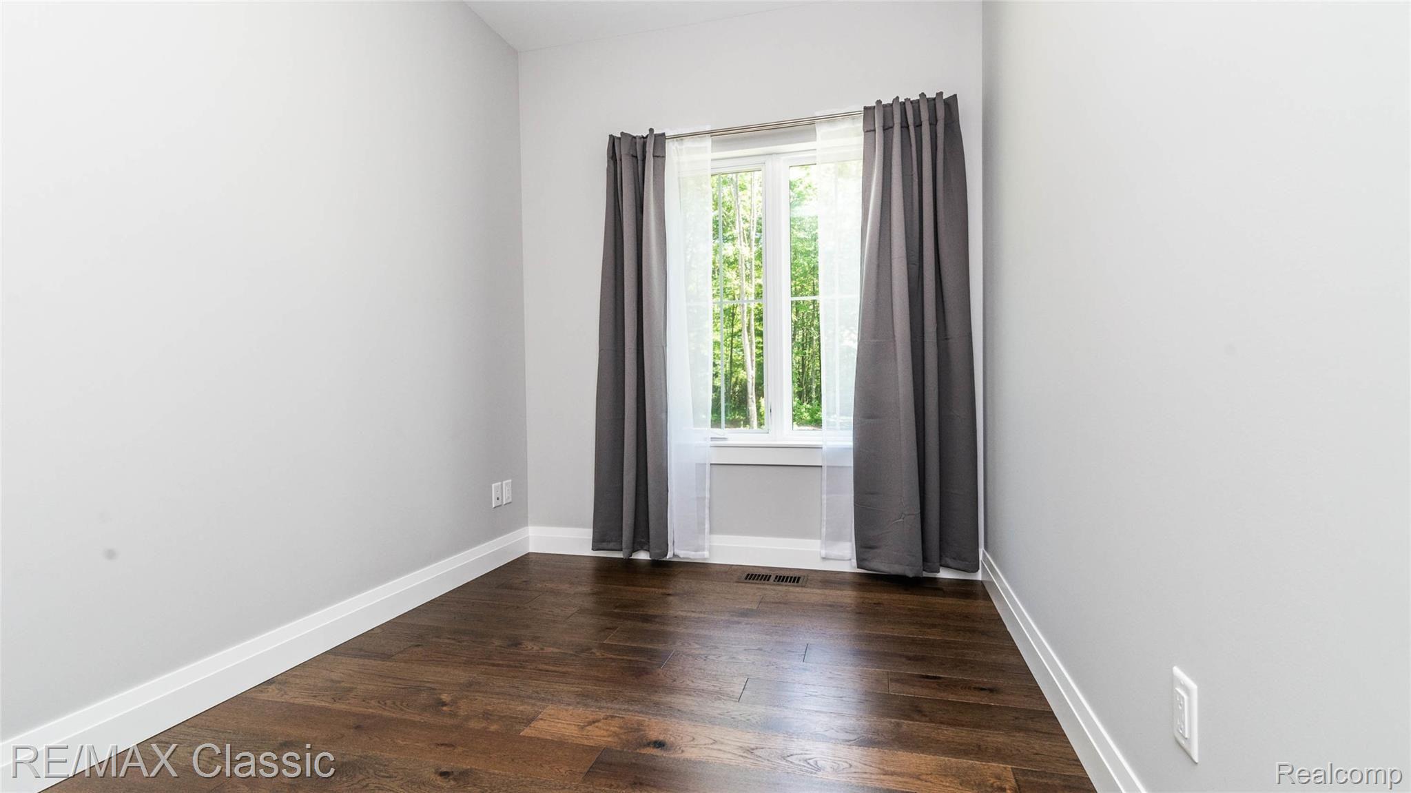 24084 Karr Road Belleville, MI 48111 - Photo 42 of 94 046_27.jpg