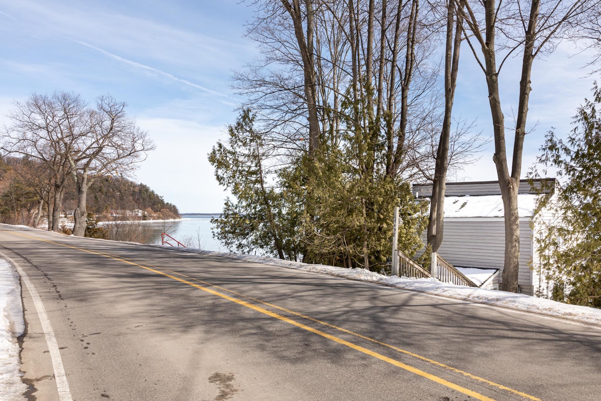 10438 Bluff Road Traverse City, MI 49686 - Photo 8 of 43 1897377-12.JPG