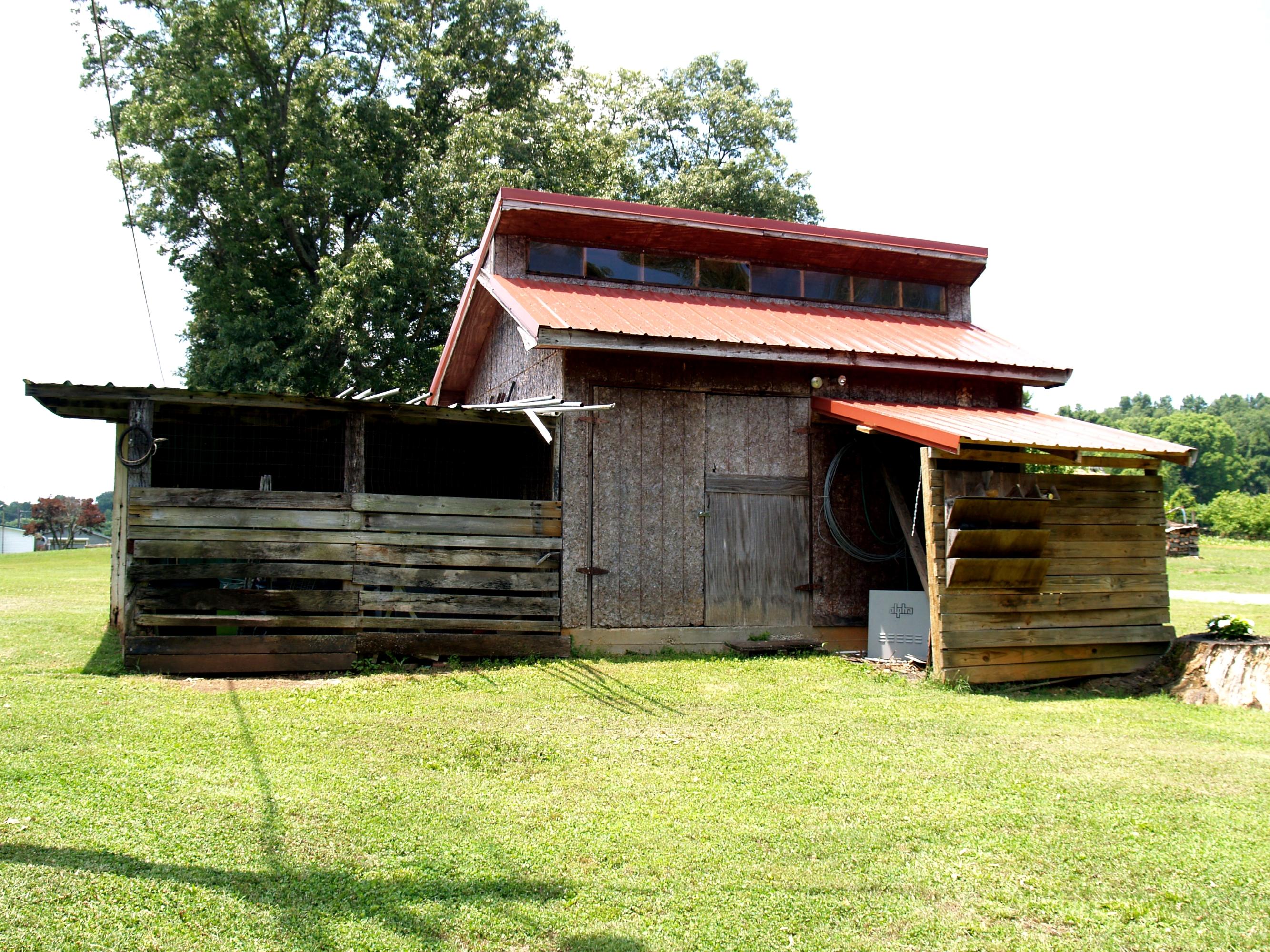215 Disco Loop Road Friendsville, TN 37737 - Photo 36 of 40 Barn