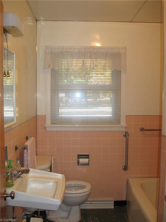 1723 Pipe Plant Road Walnut Cove, NC 27052 - Photo 22 of 30 Bathroom